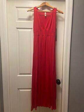 Loveappella Red Sleeveless V-Neck Maxi Dress